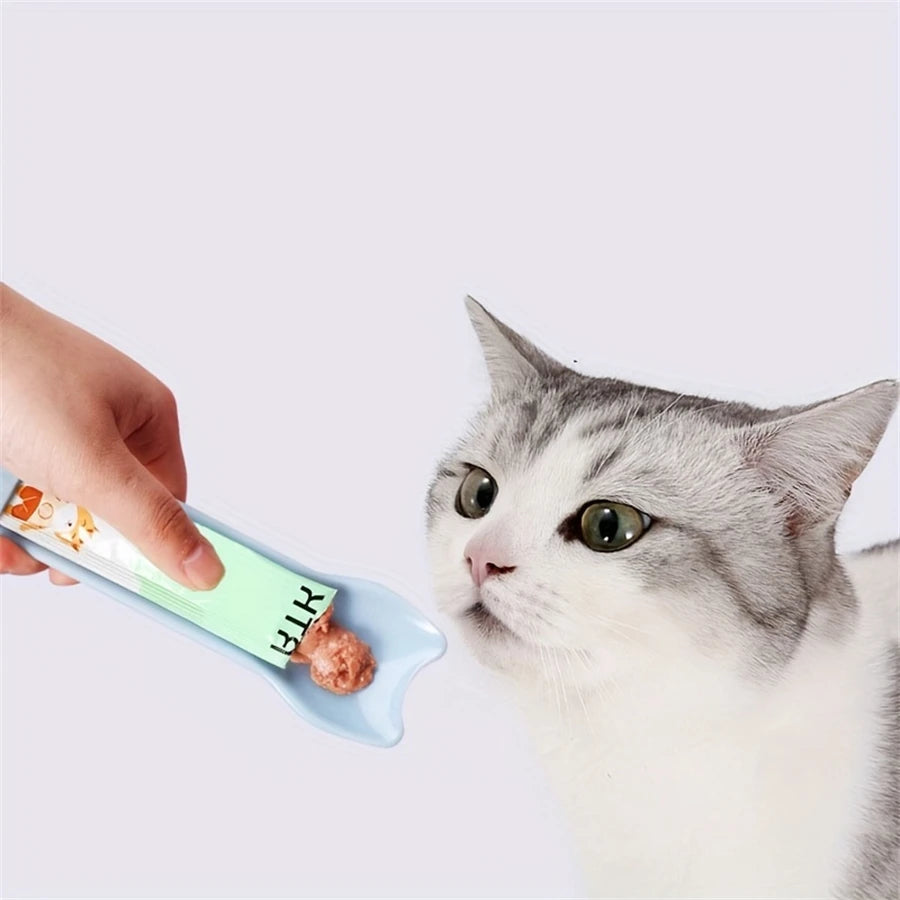 Cat Treat Squeeze Spoon Feeder – Lickable Wet Treat Dispenser for Cats